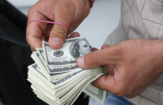 В Киеве мужчина втерся в доверие и похитил у женщины $120 000 и ювелирные изделия