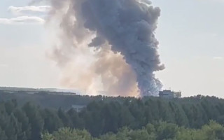 У російському Кемерово сталася потужна пожежа з вибухами, відео