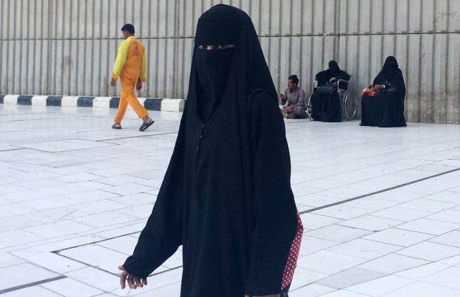 Во Франции запретили носить мусульманские платья-абая в школах