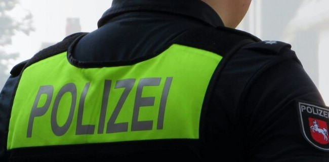 Німецького депутата оштрафували за нанесення свастики на українські авто