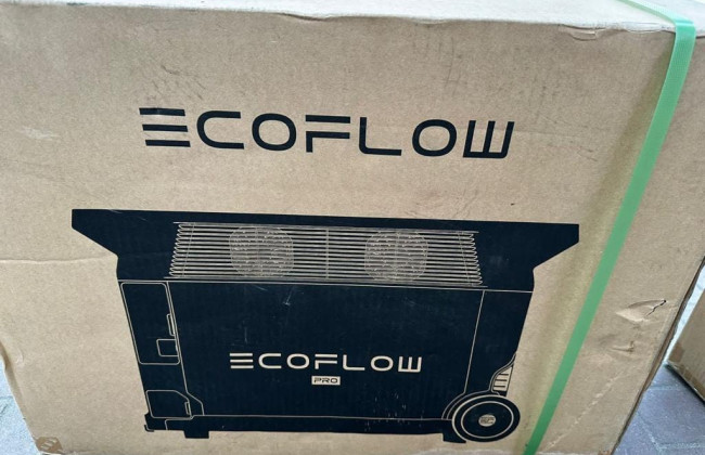 Житель Чернігівської області намагався ввезти до України зарядні станції на майже 1 млн гривень