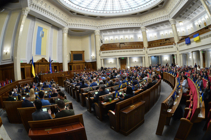 В Раду подали законопроект про мобілізацію депутатів і чиновників
