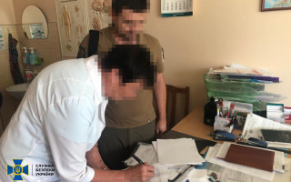 «Списала» півсотні ухилянтів за понад 10 млн грн хабарів: на Київщині викрили очільницю військової медкомісії