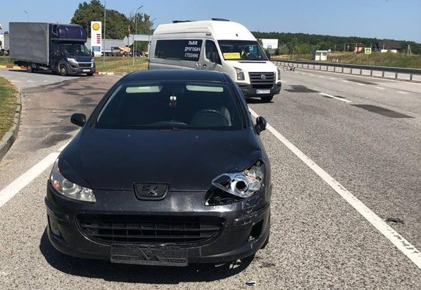 Во Львовской области водитель наехал на двухлетнего мальчика в коляске: ребенок погиб