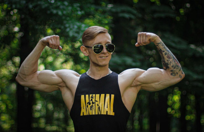 У Полтаві фітнес-тренер Роман Заволока облаяв працівників ТЦК, які хотіли вручити йому повістку