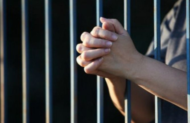 Забрала з закладу аванс, який не платила: суд покарав зухвалу шахрайку