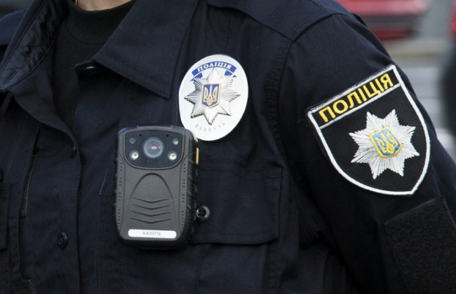 Поліція опублікувала відео з нагрудних камер патрульних, які зафіксували стрілянину у Дніпрі