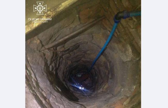 На Львовщине девочка случайно упала в колодец, глубиной около 6 м