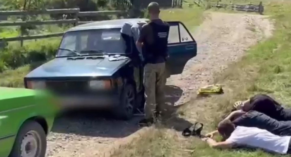 «Голливудские перегоны» на границе: пограничники со стрельбой задержали уклонистов, видео