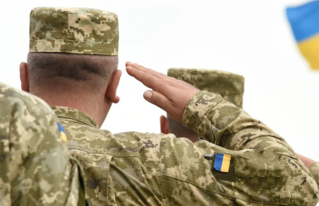 Наявність на утриманні військовослужбовця трьох неповнолітніх дітей не є підставою для скасування наказу про переміщення, – позиція суду