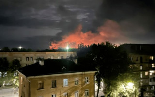Атака на аэродром в Псковое: опубликовали спутниковые снимки последствий