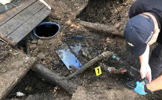 500 тисяч гривень за одну ходку: на Полтавщині викрили ділків, які крали нафту з трубопроводу