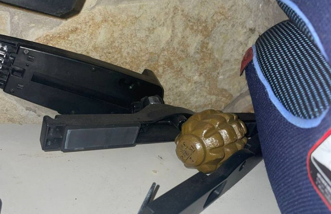 У Бучі чоловік в гаражі знайшов залишену окупантами розтяжку