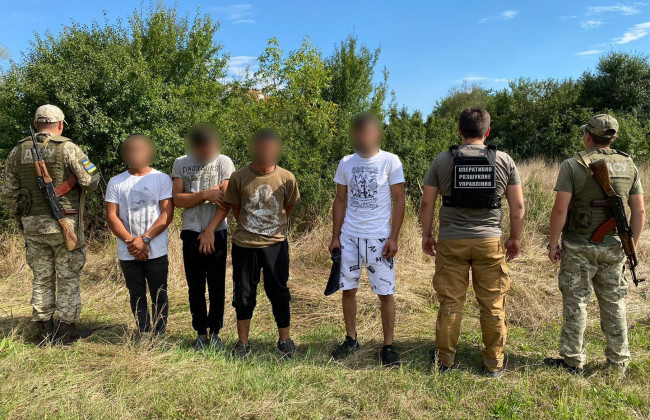 Пограничники Мукачевского отряда задержали в течение минувших суток более 30 нарушителей границы