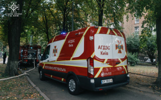Спасатели Киева просят не парковать автомобили на проездах в жилых зонах