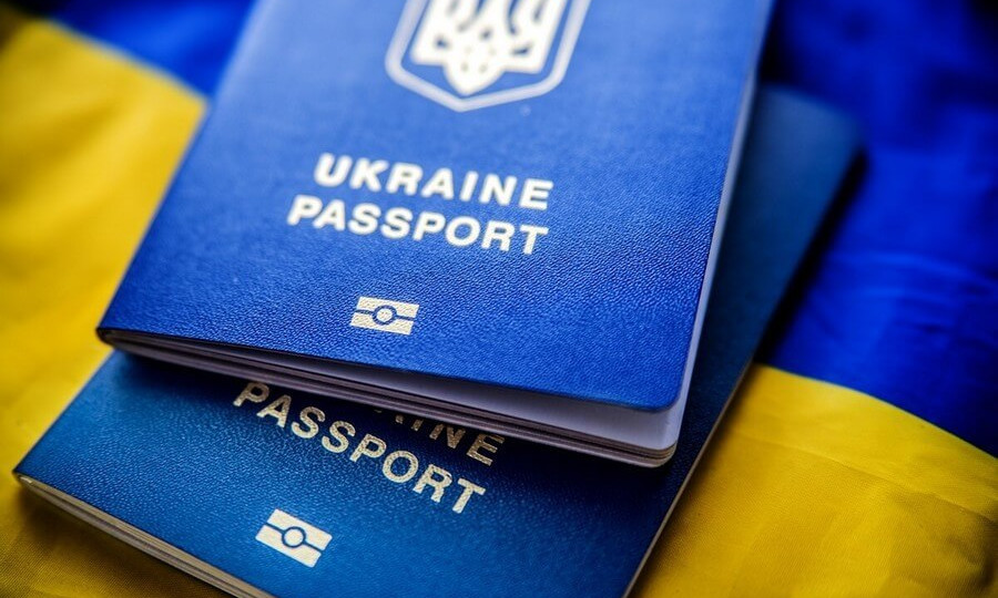 Как удостоверить личность, пока оформляется паспорт гражданина Украины