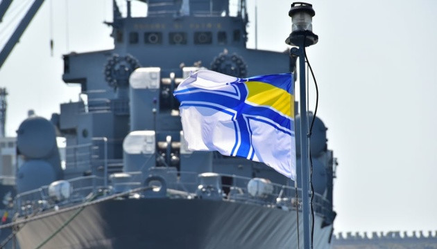 Оккупанты попытались высадиться: ВМС уничтожили российский катер в Черном море, видео