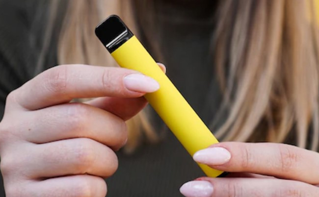 Во Франции хотят запретить одноразовые электронные сигареты