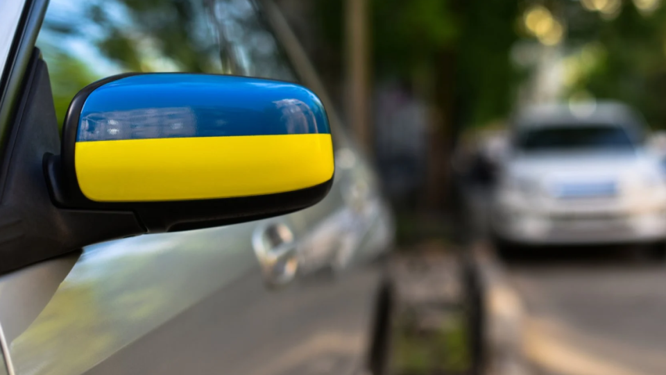 Виїжджаєте за кордон на власному або чужому автомобілі: що слід пам'ятати