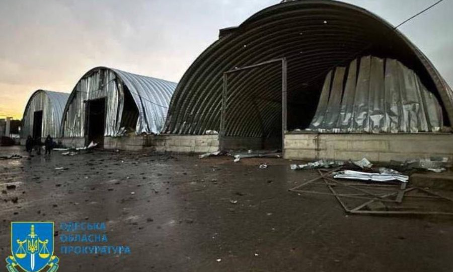 Прокуратура показала фото последствий атаки «Шахедов» в Одесскую область