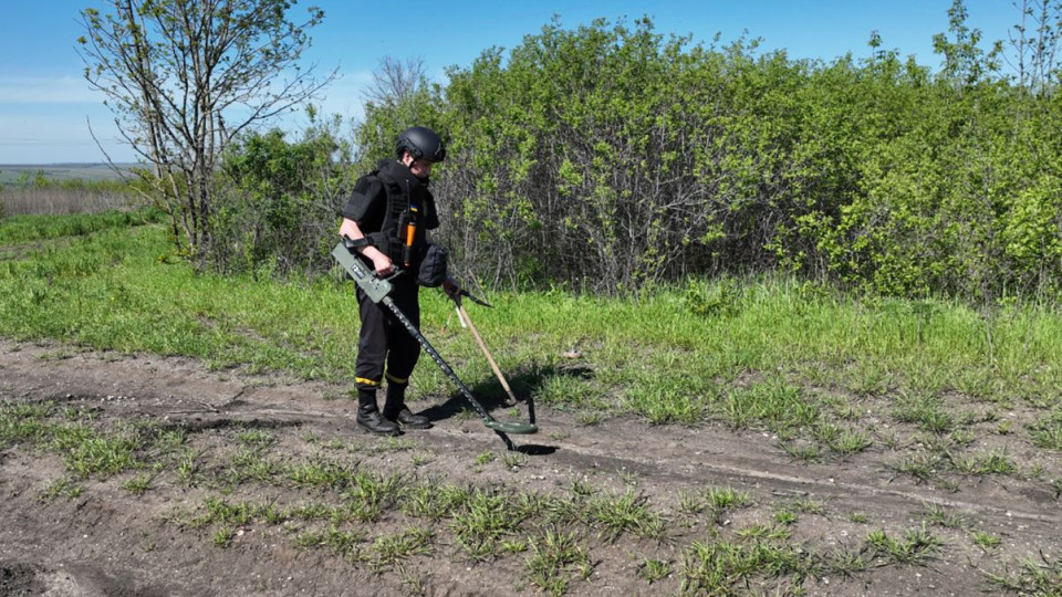 На Харківщині на боєприпасі підірвався трактор: подробиці