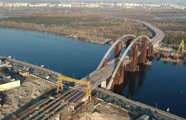 Хищение 6,5 млн грн на строительстве Подольского моста: сообщено о подозрении должностному лицу столичного КП