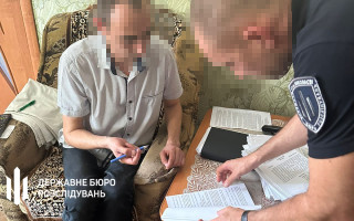 ​У Миколаєві викрили правоохоронця, який продавав ритуальній службі інформацію про померлих