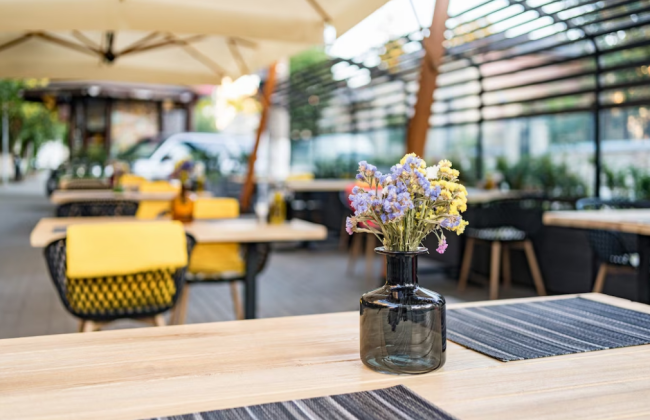 У Києві хочуть карати кафе та ресторани, які працюють у комендантську годину