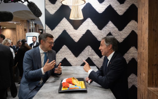Кулеба во время встречи с Блинкеном в McDonald's пошутил о «похмельном завтраке», видео