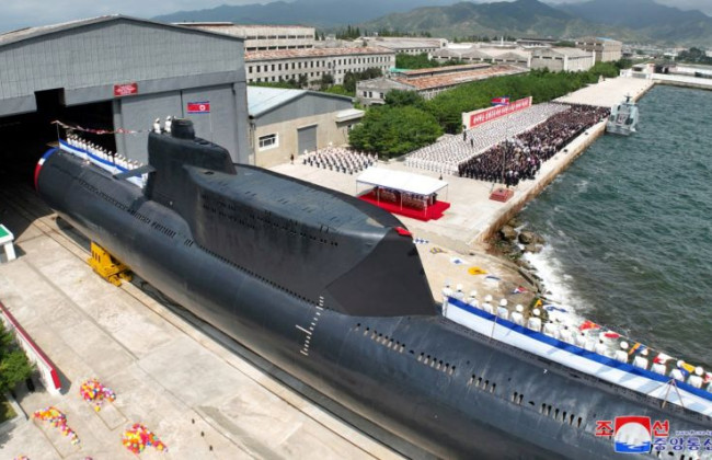 КНДР заявила, что спустила на воду подводную лодку с тактическим ядерным оружием
