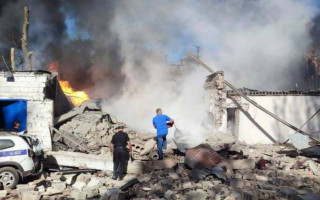 Россияне ударили ракетой по админзданию в Кривом Роге: есть погибший и пострадавшие