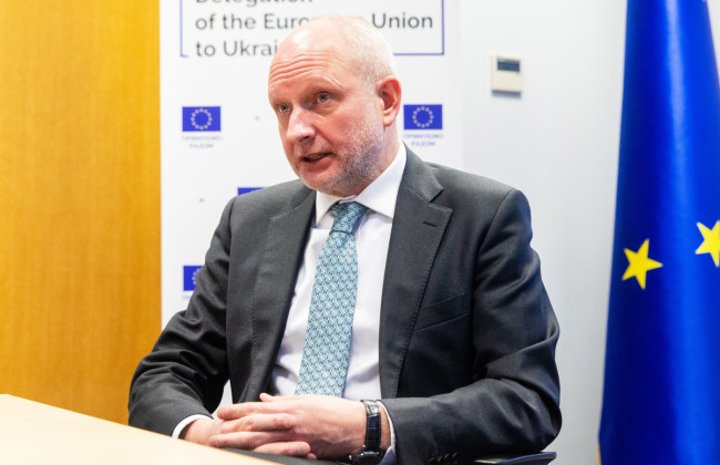 Лакмусовим папірцем стане відновлення електронних декларацій та ухвалення закону з новим визначенням політично значущих осіб, – посол ЄС про боротьбу з корупцією