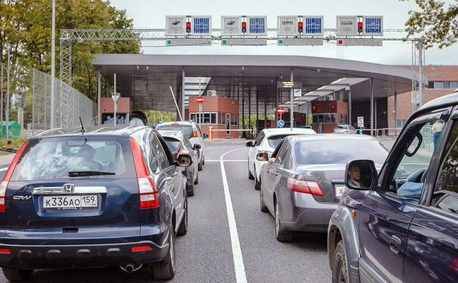 Россияне могут въезжать на личных автомобилях, но не зарегистрированных в России, - решение Еврокомиссии