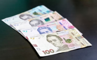 НБУ оценил темпы роста зарплат в Украине и рынок труда