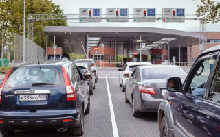 Росіяни можуть в'їжджати на особистих автомобілях, але не зареєстрованих у Росії, - рішення Єврокомісії