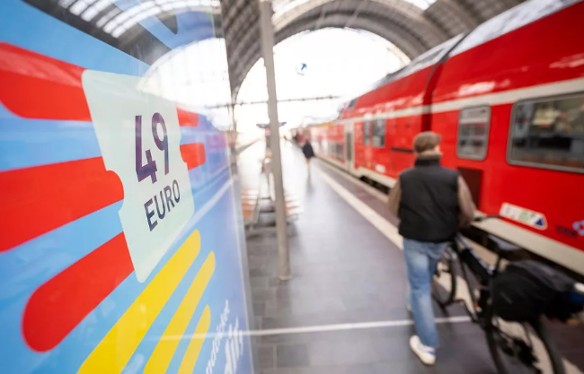Франция запустит бюджетный проездной за 49 евро, после успеха Германии
