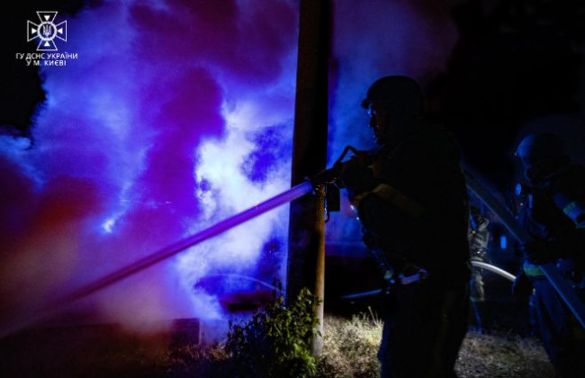 Росіяни атакували Київ «Шахедами»: оприлюднили фото наслідків