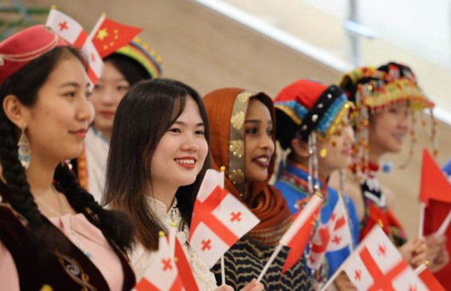 Грузія запровадила безвізовий режим для громадян Китаю