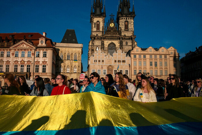 Чехія планує продовжити статус тимчасового захисту українських біженців та надання фінансової підтримки