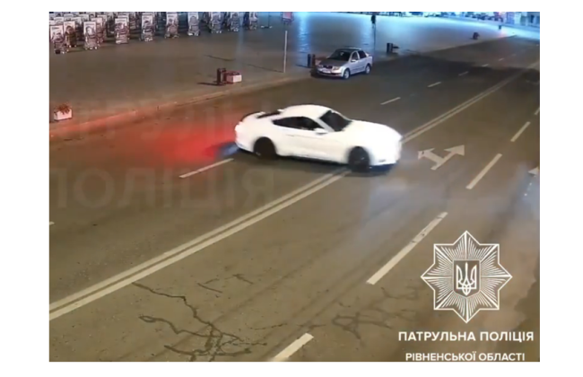 У Рівному знайшли водія Ford Mustang, який «дрифтував» перед світлинами полеглих захисників