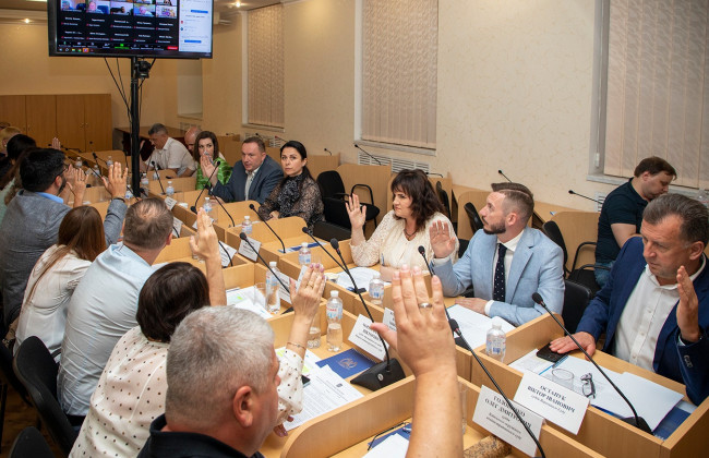 Хто претендує на посаду члена Дорадчої групи експертів для відбору суддів КСУ по квоті РСУ: прізвища кандидатів