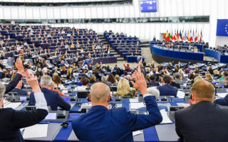 Европарламент утвердил меры предотвращения коррупции среди евродепутатов