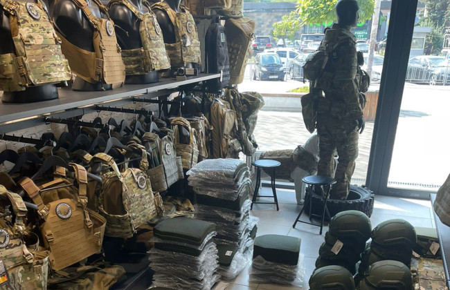 БЕБ викрило компанію, яка незаконно продавала військову амуніцію для ЗСУ