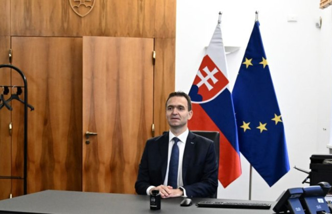 «Пошлость и цирк»: премьер-министр Словакии прокомментировал драку двух бывших чиновников