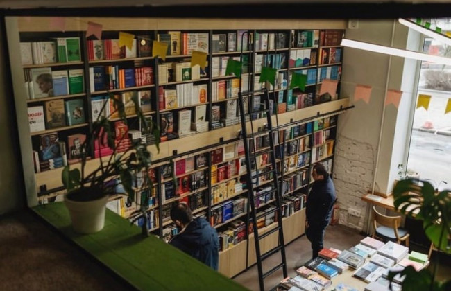 Фудкорты, кафе и книжные магазины на вокзалах: Укрзализныци объявила онлайн-аукционы по аренде площадей