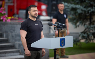 Зеленский поздравил работников и работниц ГСЧС накануне их праздника и вручил награды: фото и видео