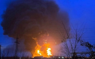 В российском Орле громко: беспилотник атаковал нефтебазу, видео