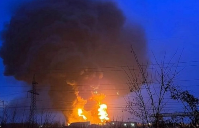 В российском Орле громко: беспилотник атаковал нефтебазу, видео