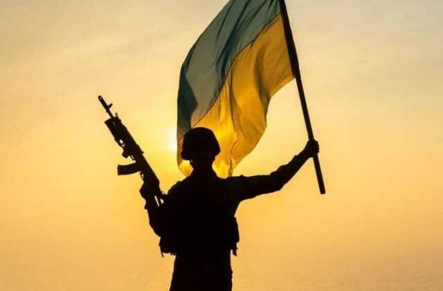 ВСУ подняли государственный флаг над освобожденной Андреевкой, видео