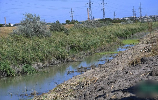 Окупанти скоюють екоцид біля Мелітополя, руйнуючи береги річки Молочна, — Іван Федоров